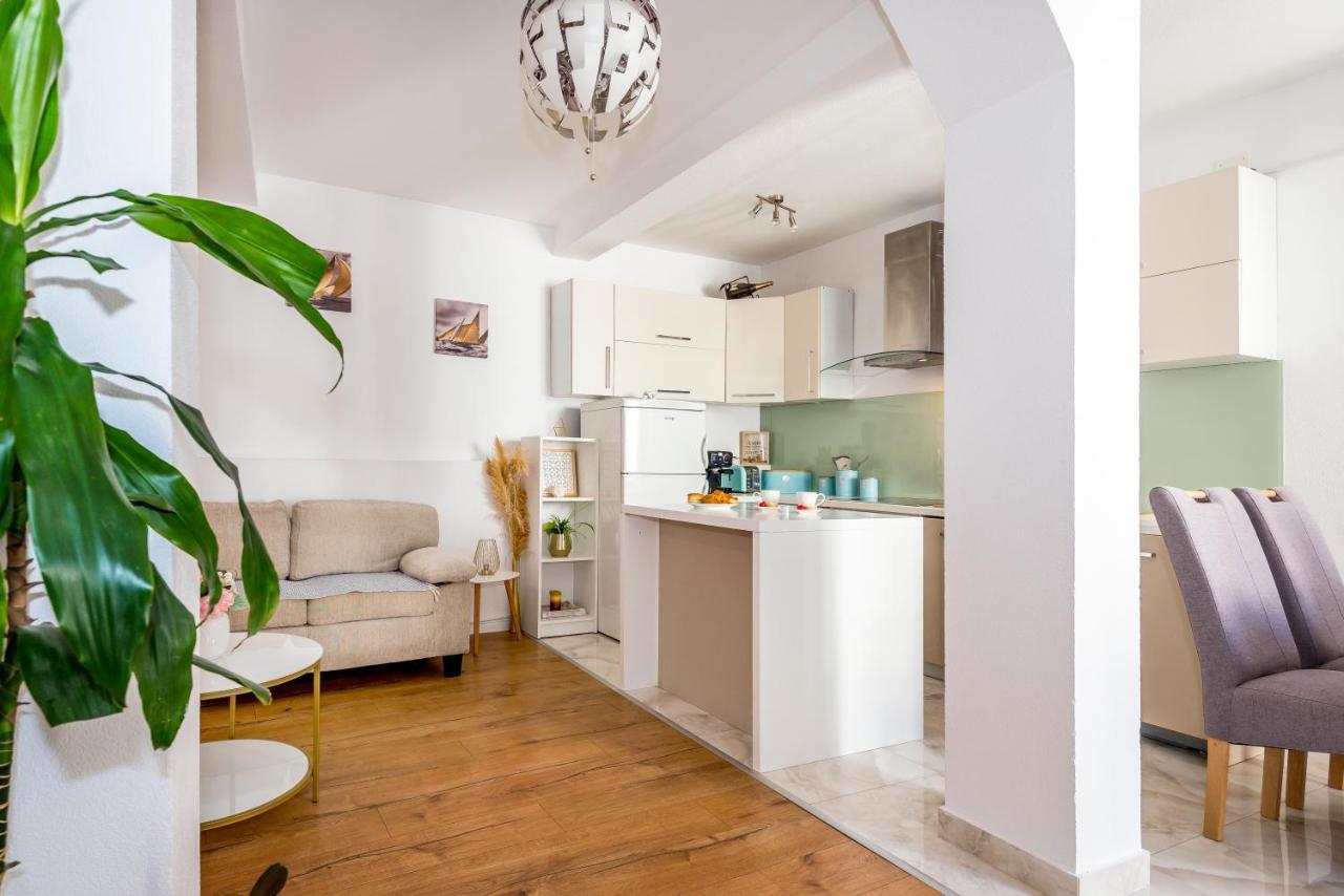 Apartamento Nautica Free Parking Šibenik Exterior foto
